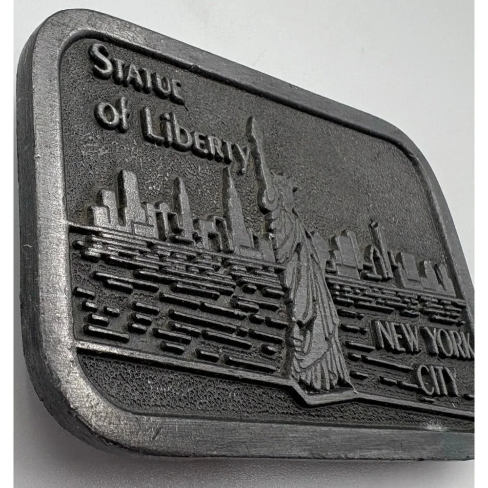Statue of Liberty Belt Buckle NYC Skyline New York City Souvenir Vtg Collectible
